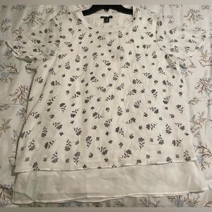 Hilary Radley White and Black Floral Blouse